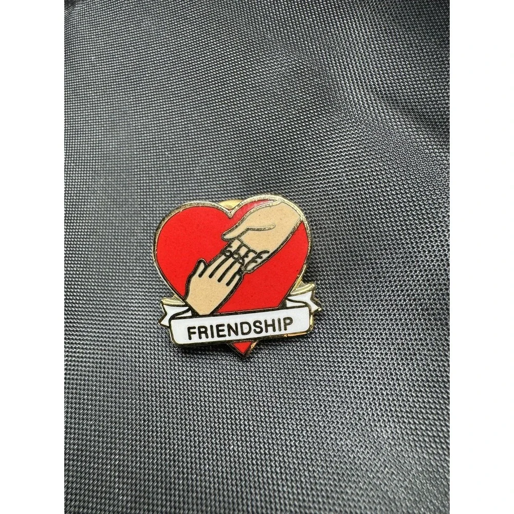 RARE True Vintage FRIENDSHIP PIN Enamel Tattoo Banner Heart Handshake Gift USA